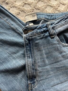 Abercrombie & Fitch Light Blue Mom Jeans Straight Leg Denim Womens size 32/14